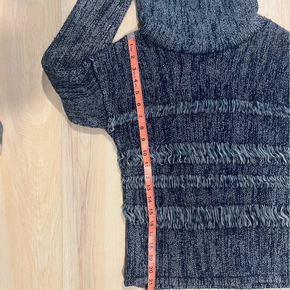 AG Adriano Goldschmied Textured Blue Turtleneck Sweater - Picture 4 of 6